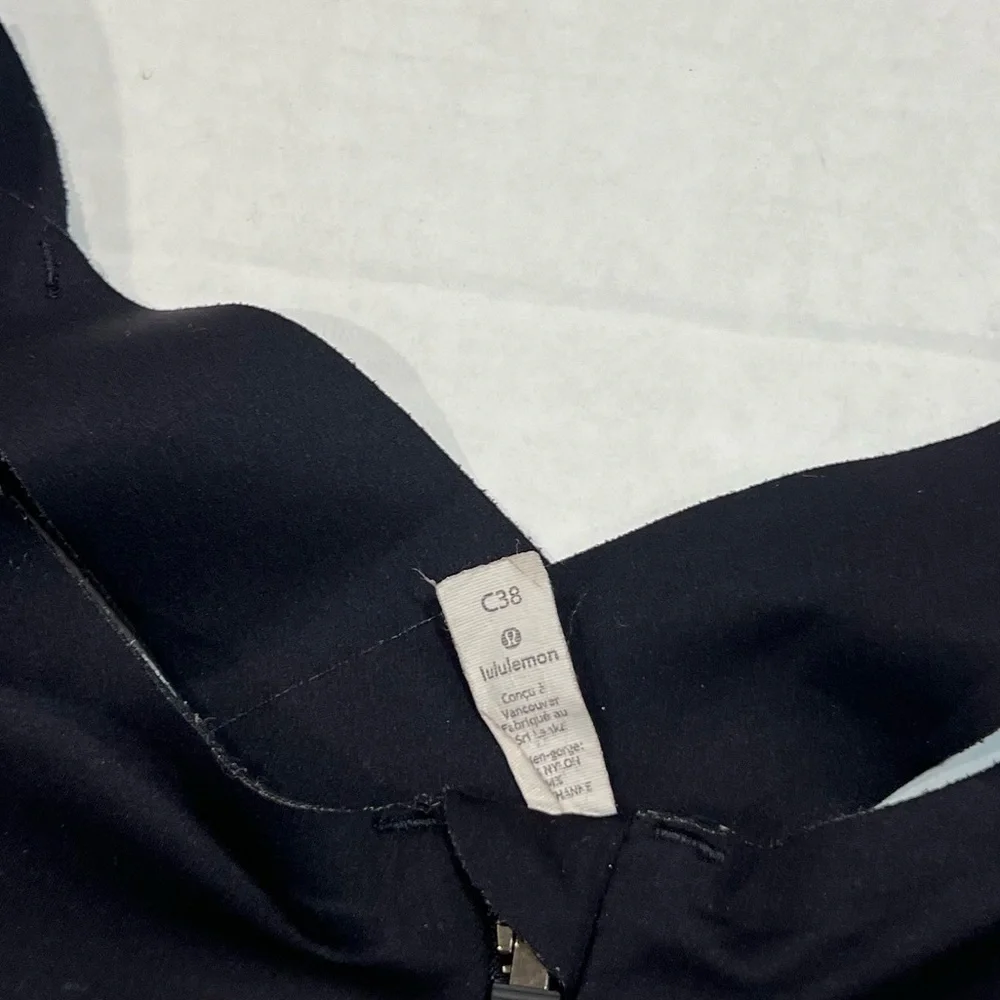 lululemon athletica Black Front-Zip Sports Bra